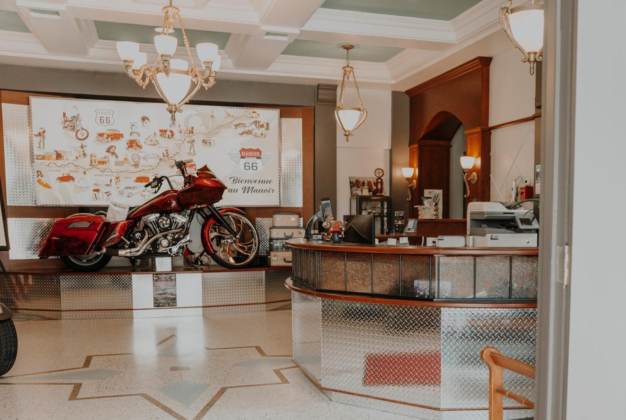 Hotel Historique Et Manoir Route 66 Saint-Victor Екстер'єр фото